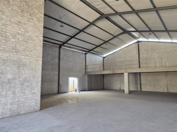 473  m² Industrial space