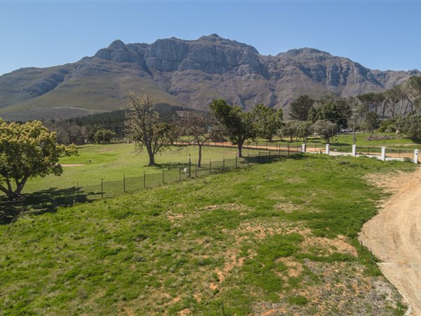 1 003 m² Land