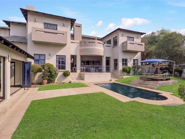 4 Bedroom House 4 Bedroom House