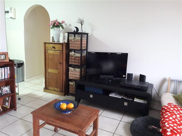 2 Bed House in Charlo