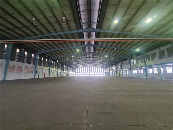 5 500  m² Industrial space