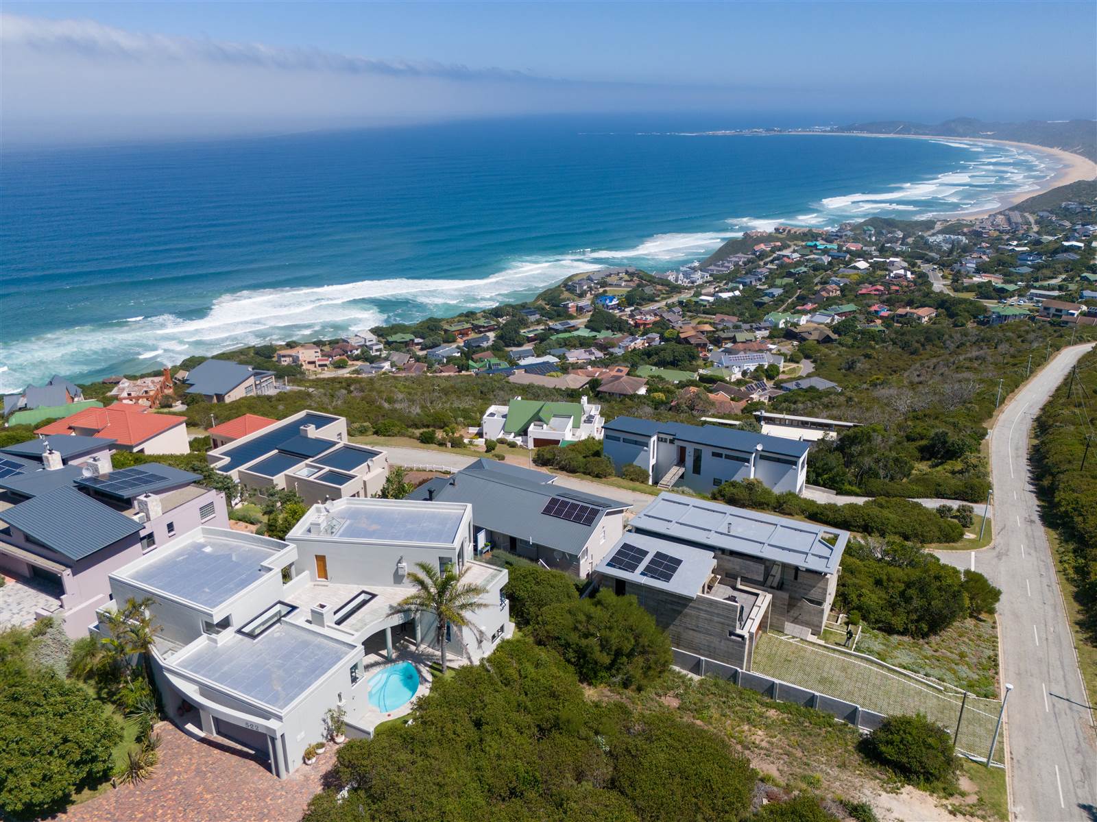 6 Bed House in Brenton on Sea photo number 2