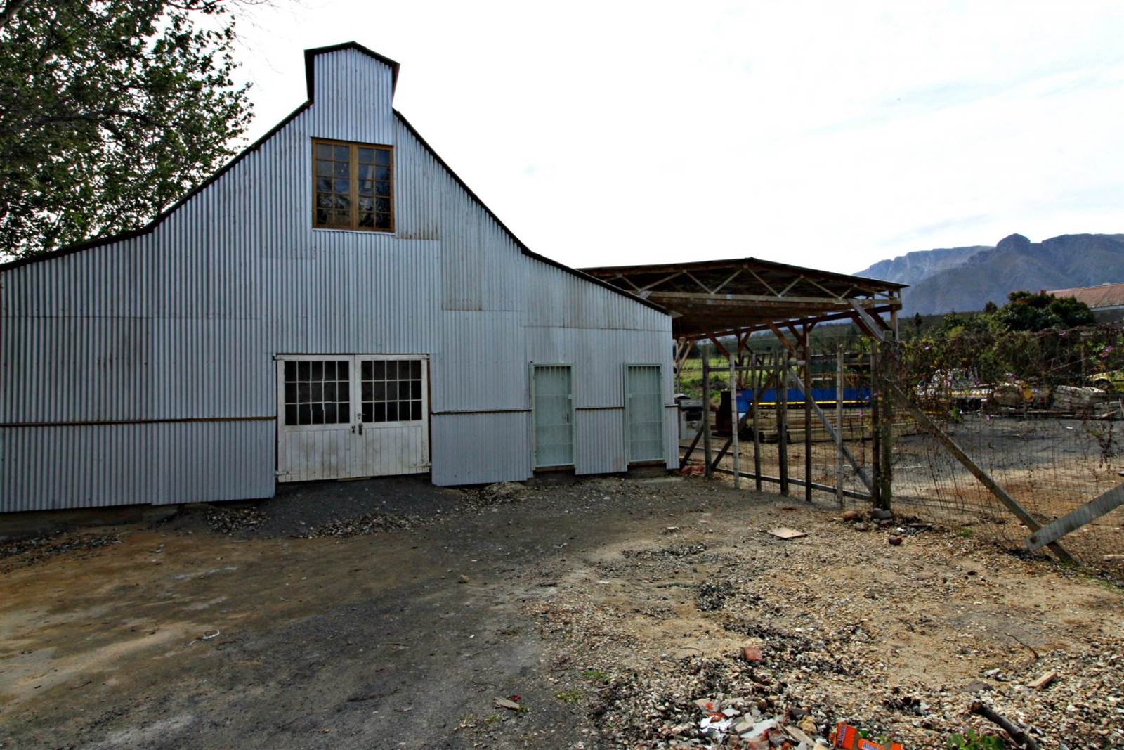 330  m² Industrial space in Swellendam photo number 1