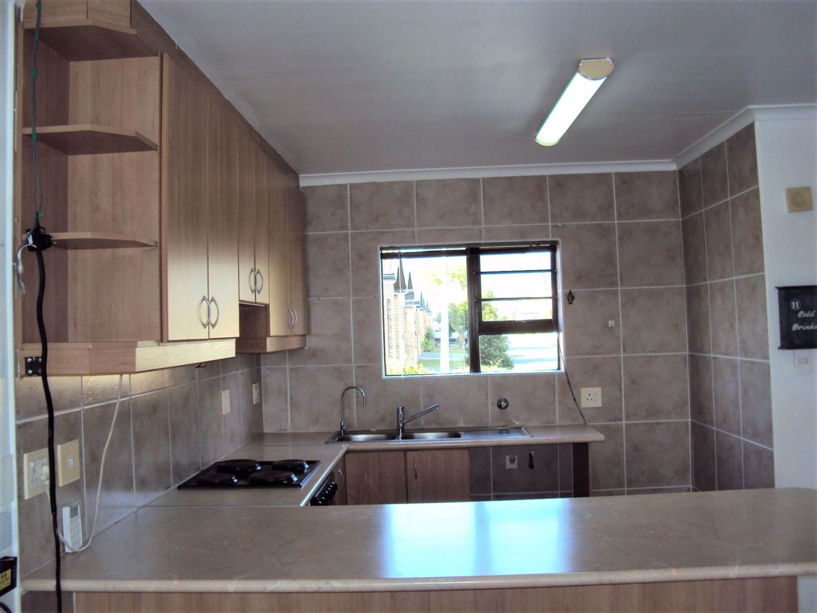 3 Bed House in Gordons Bay Central photo number 7