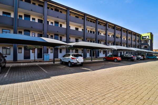 2 Bed Apartment in Soweto Central photo number 12