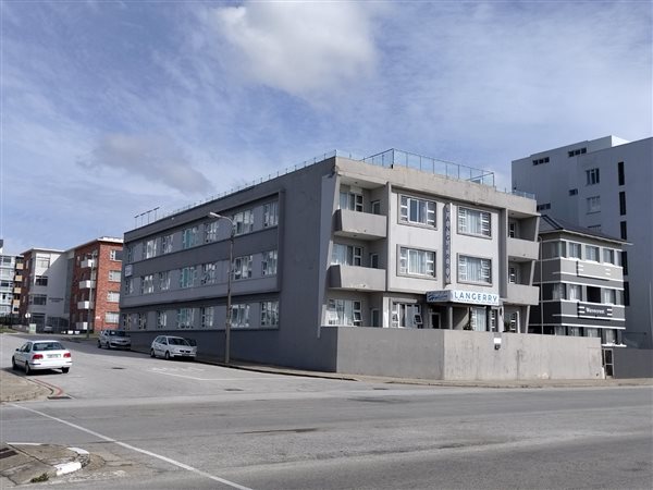 1 220  m² Commercial space