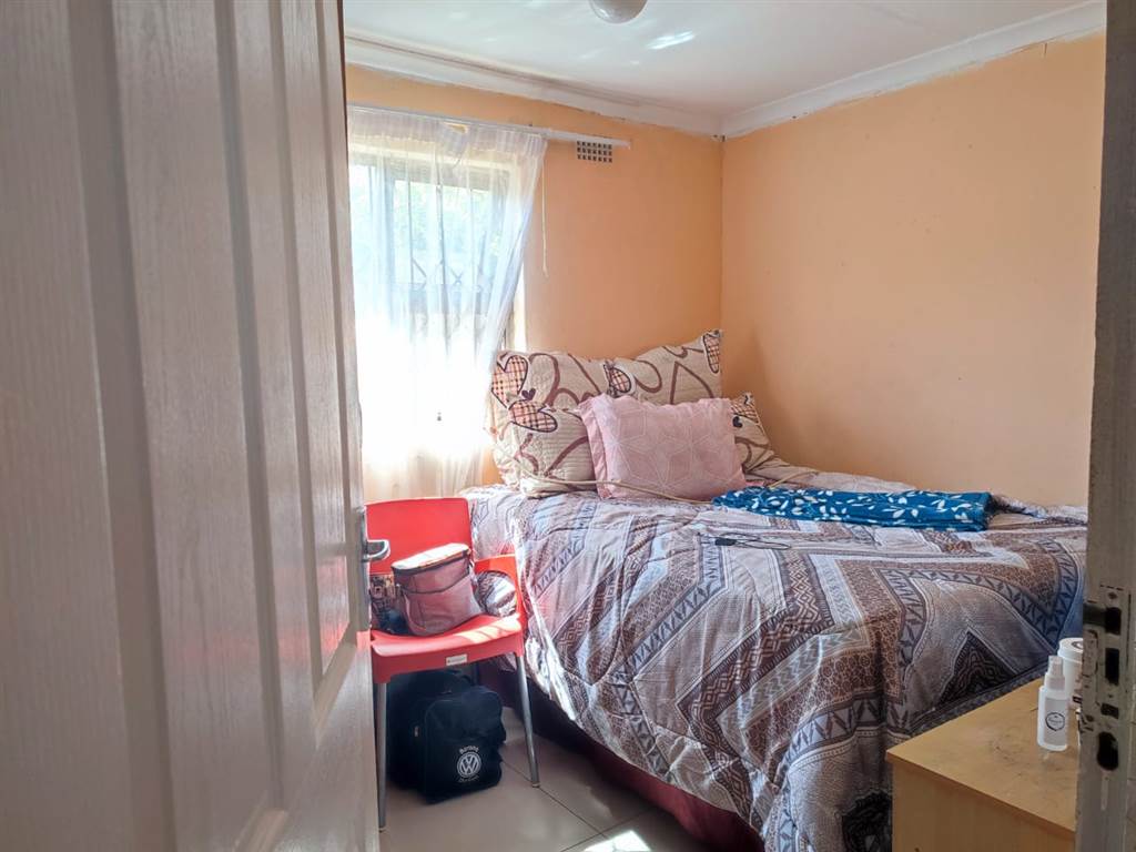 3 Bed House in Umlazi photo number 10