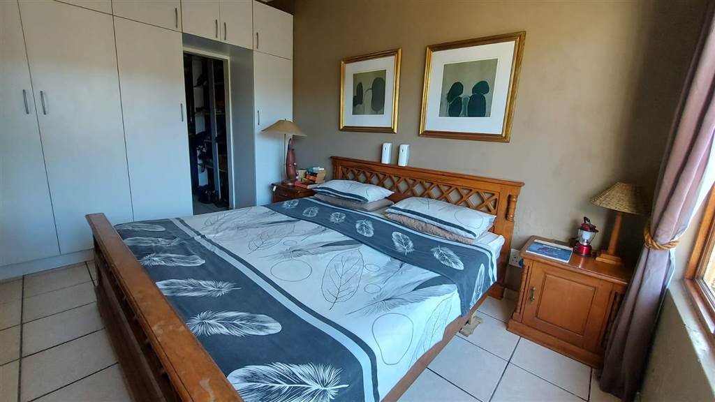 5 Bed House in Scottburgh Central photo number 15