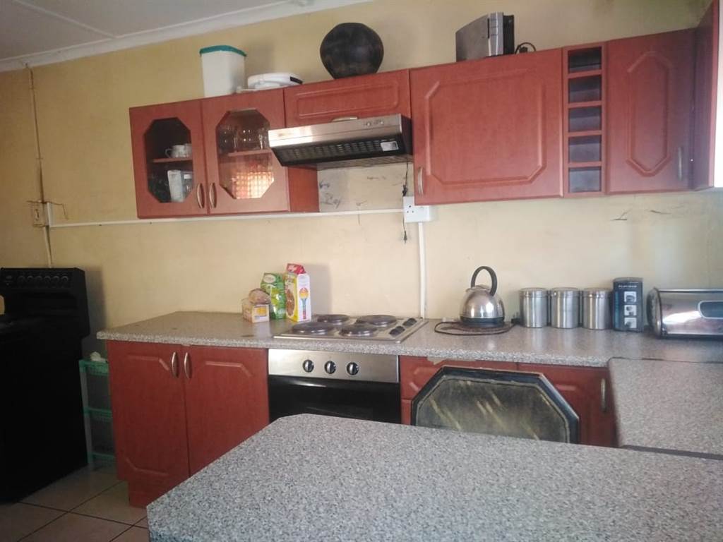4 Bed House in Melmoth photo number 2