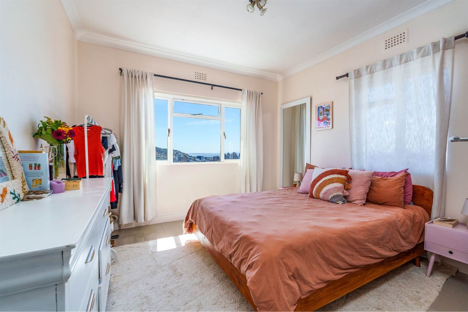 2 Bed Apartment in Vredehoek photo number 16