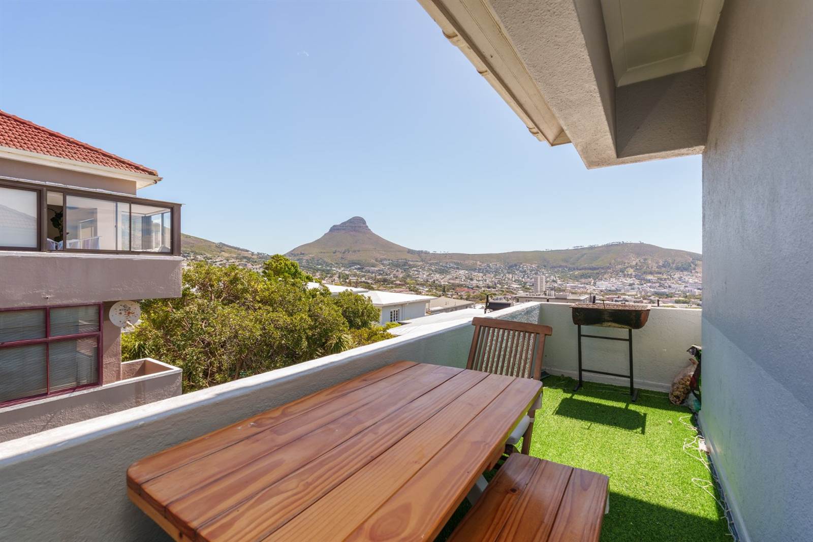 2 Bed Apartment in Vredehoek photo number 21