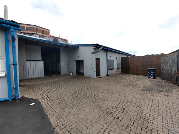580 m² Industrial space 580 m² Industrial space