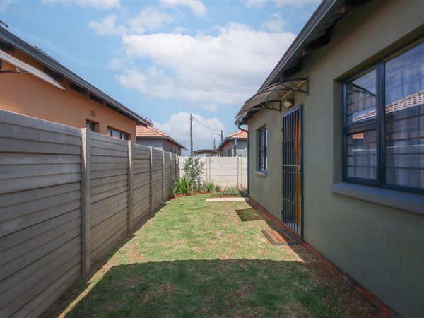 2 Bedroom House 2 Bedroom House