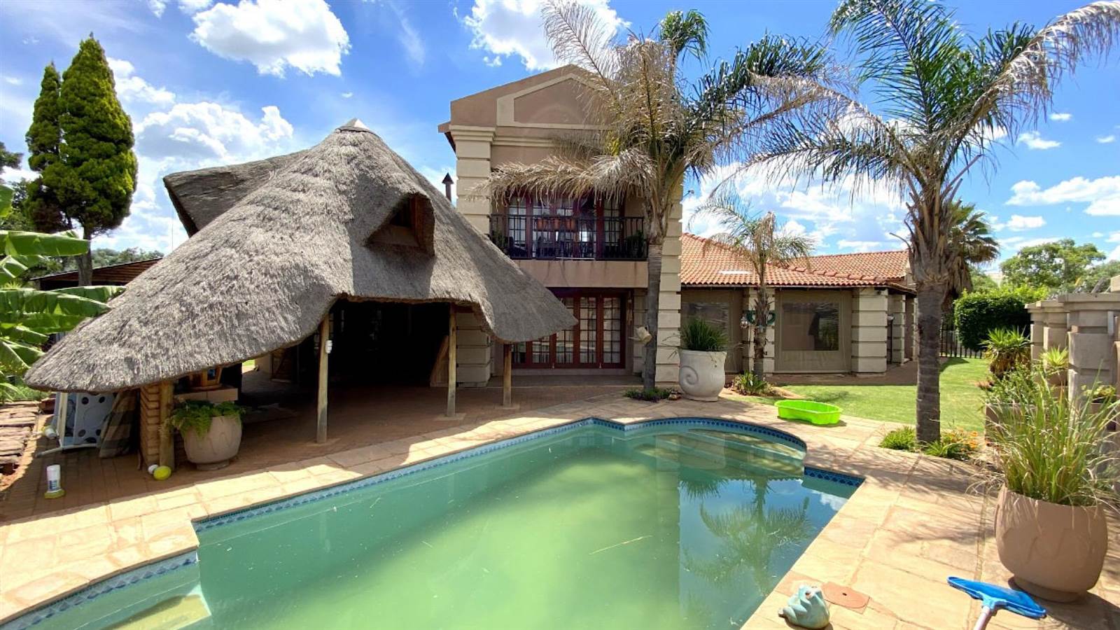 4 Bed House in Carletonville photo number 1
