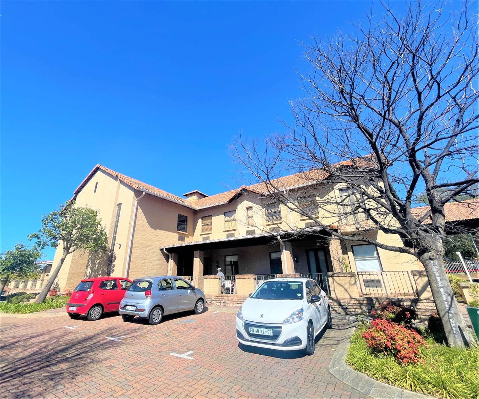 550  m² Office Space in Fourways photo number 1