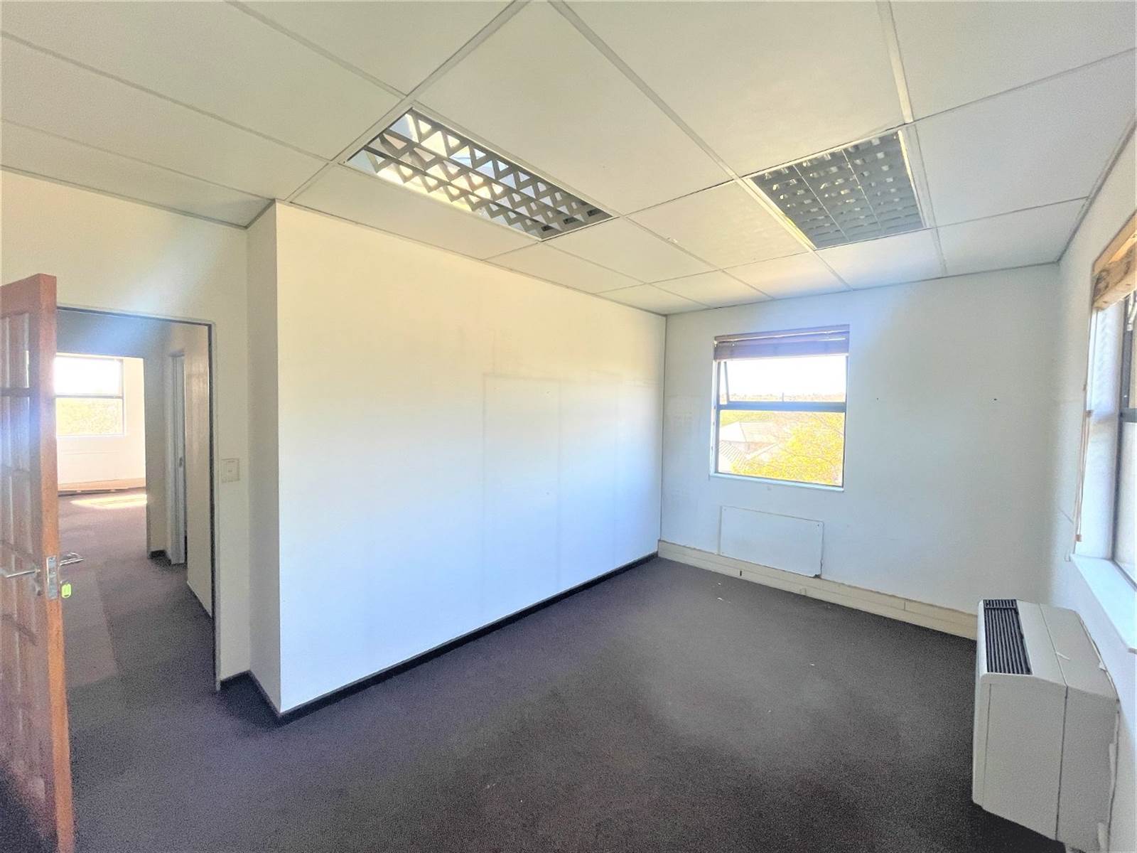 550  m² Office Space in Fourways photo number 9