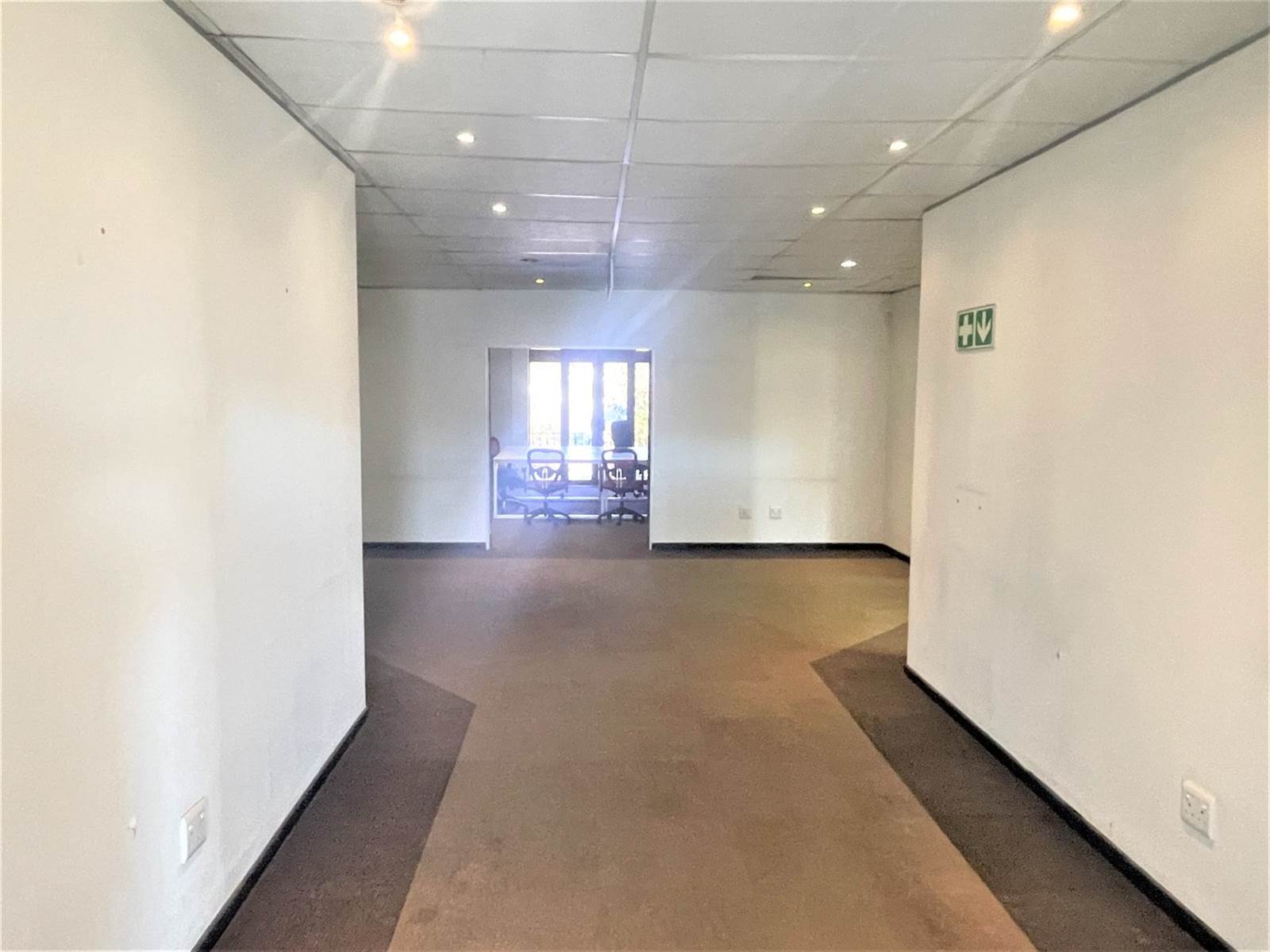 550  m² Office Space in Fourways photo number 4