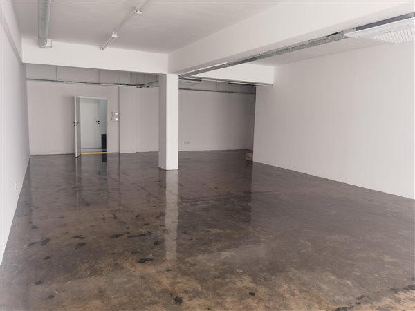 100  m² Commercial space