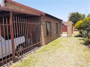 3 Bed House in Karen Park