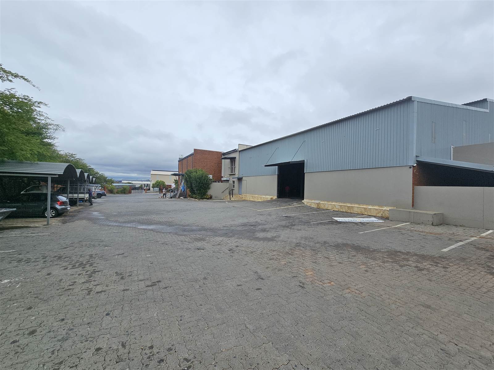 2310  m² Industrial space in Monavoni photo number 10