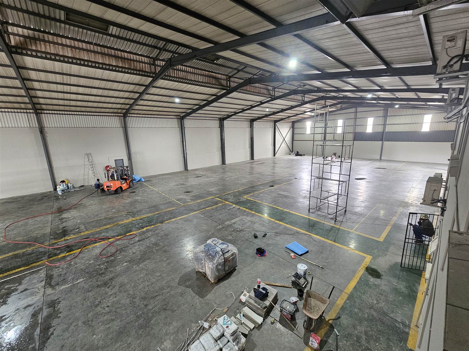 2310  m² Industrial space in Monavoni photo number 6