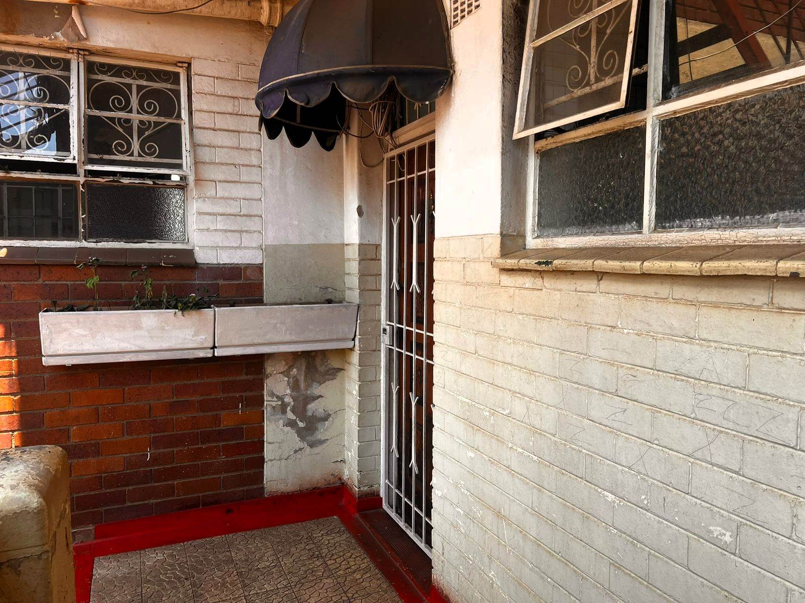 2 Bed House in Yeoville photo number 2