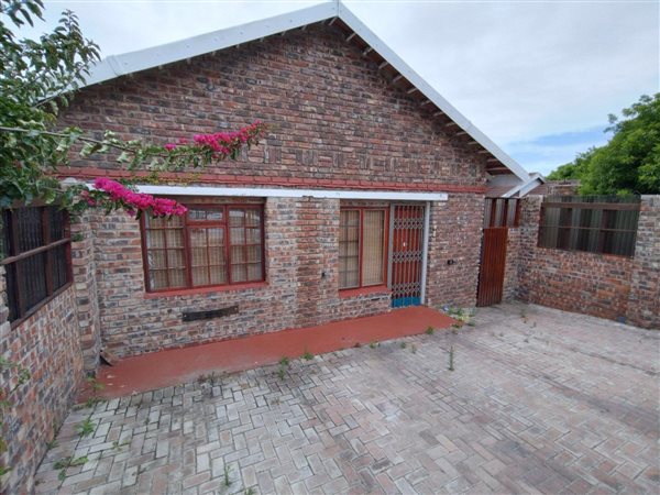 3 Bed House in Aston Bay