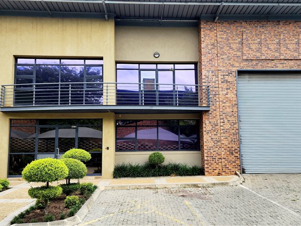 574  m² Industrial space in North Riding
