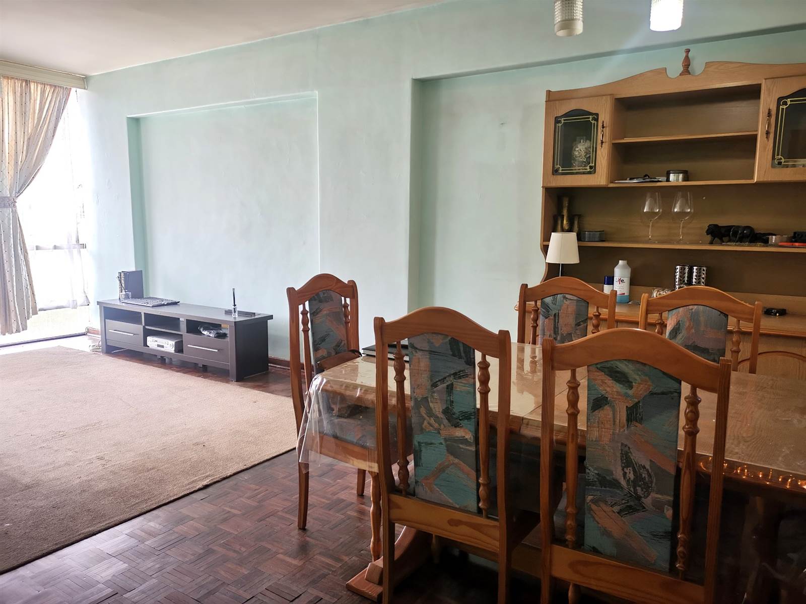 2 Bed Apartment in Hillbrow photo number 11