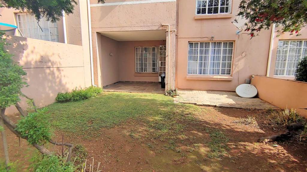 1 Bed Townhouse in Radiokop photo number 10