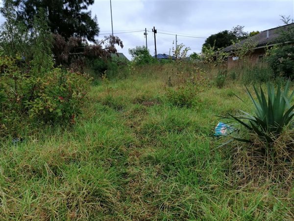 587 m² Land available in Mthata