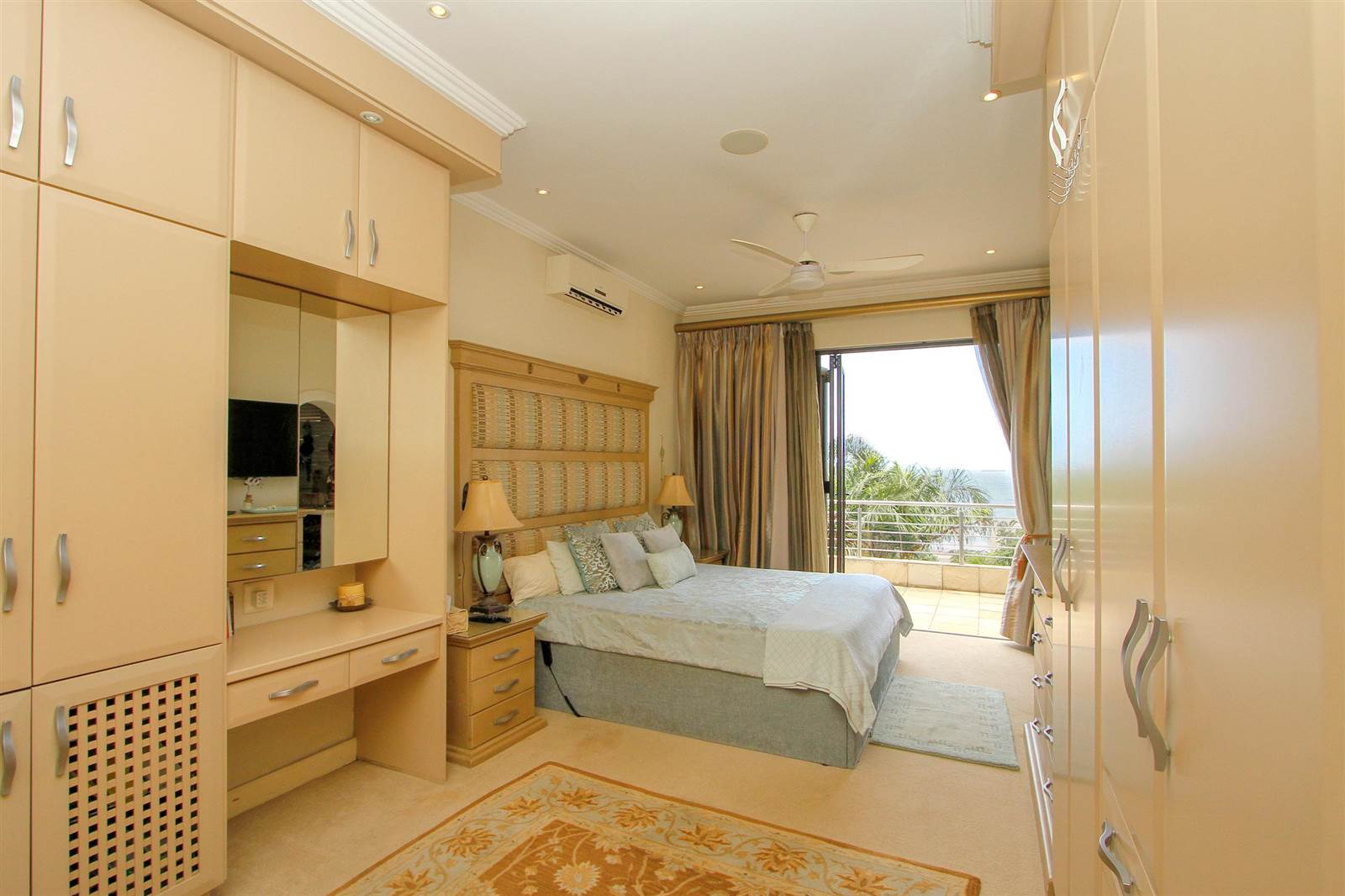 4 Bed Apartment in Umhlanga Rocks photo number 22