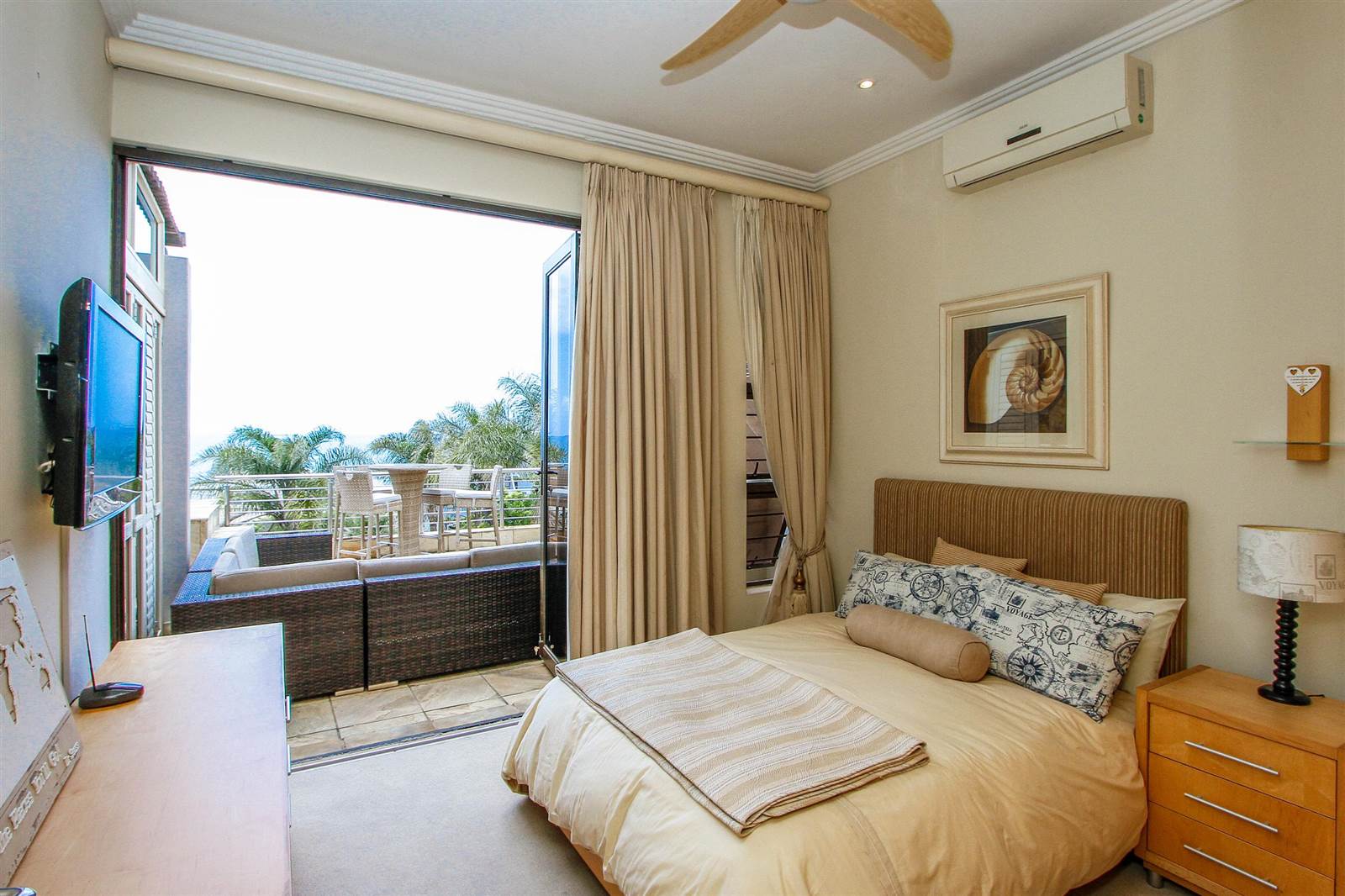 4 Bed Apartment in Umhlanga Rocks photo number 27