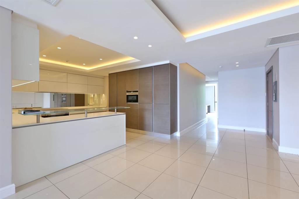 3 Bed Penthouse in Houghton Estate photo number 4