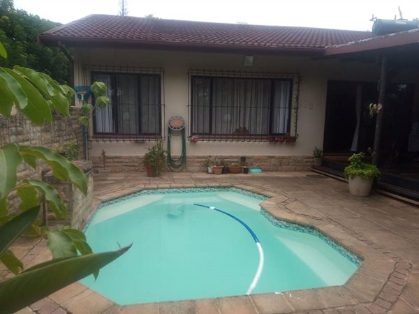 9 Bed House in Uvongo