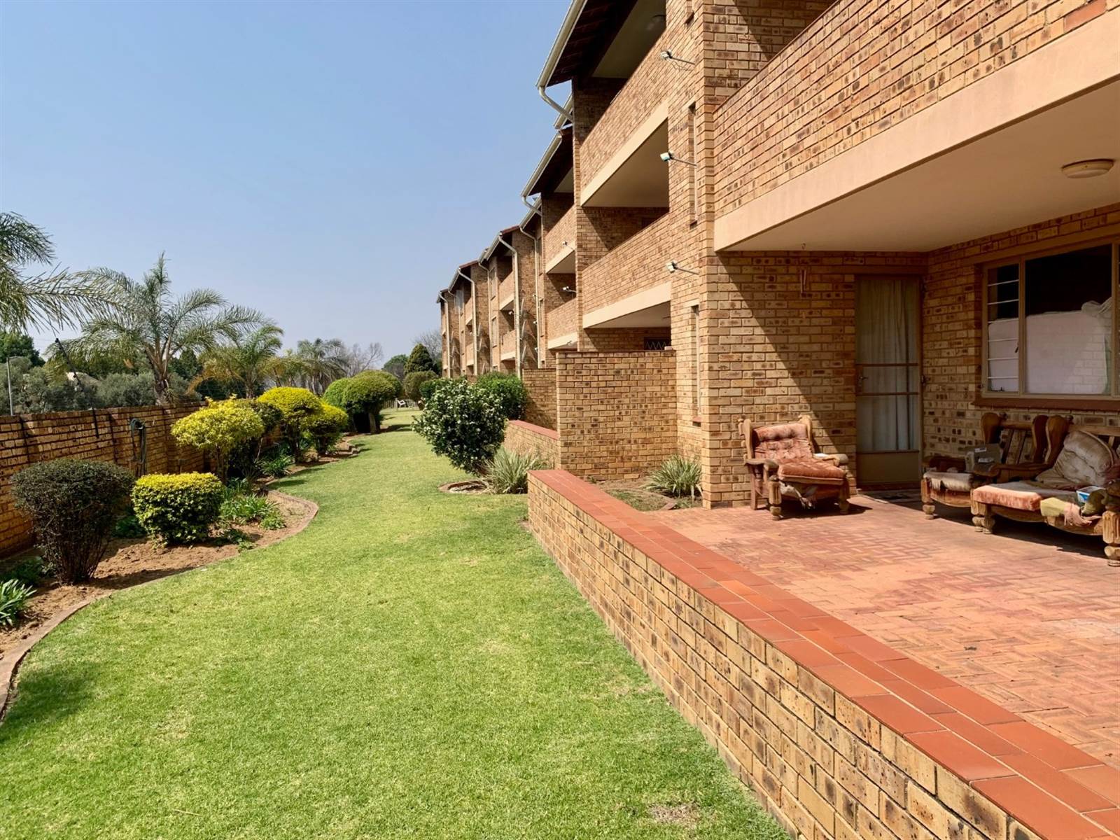 3 Bed Apartment in Sundowner photo number 3