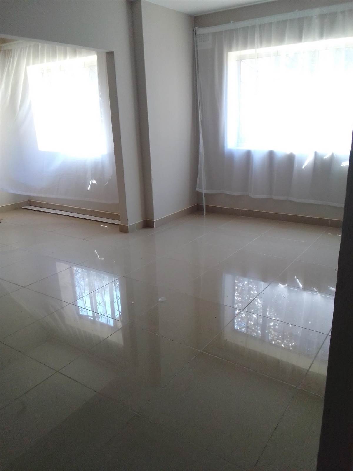 2 Bed Apartment in Empangeni Central photo number 4