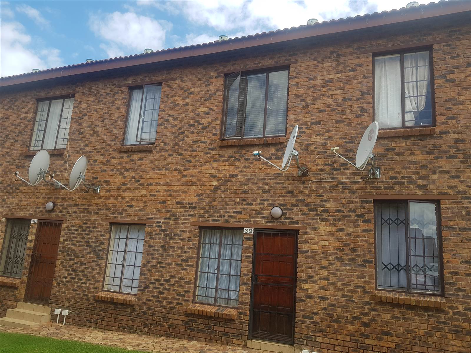 2 Bed Apartment in Olievenhoutbosch photo number 1