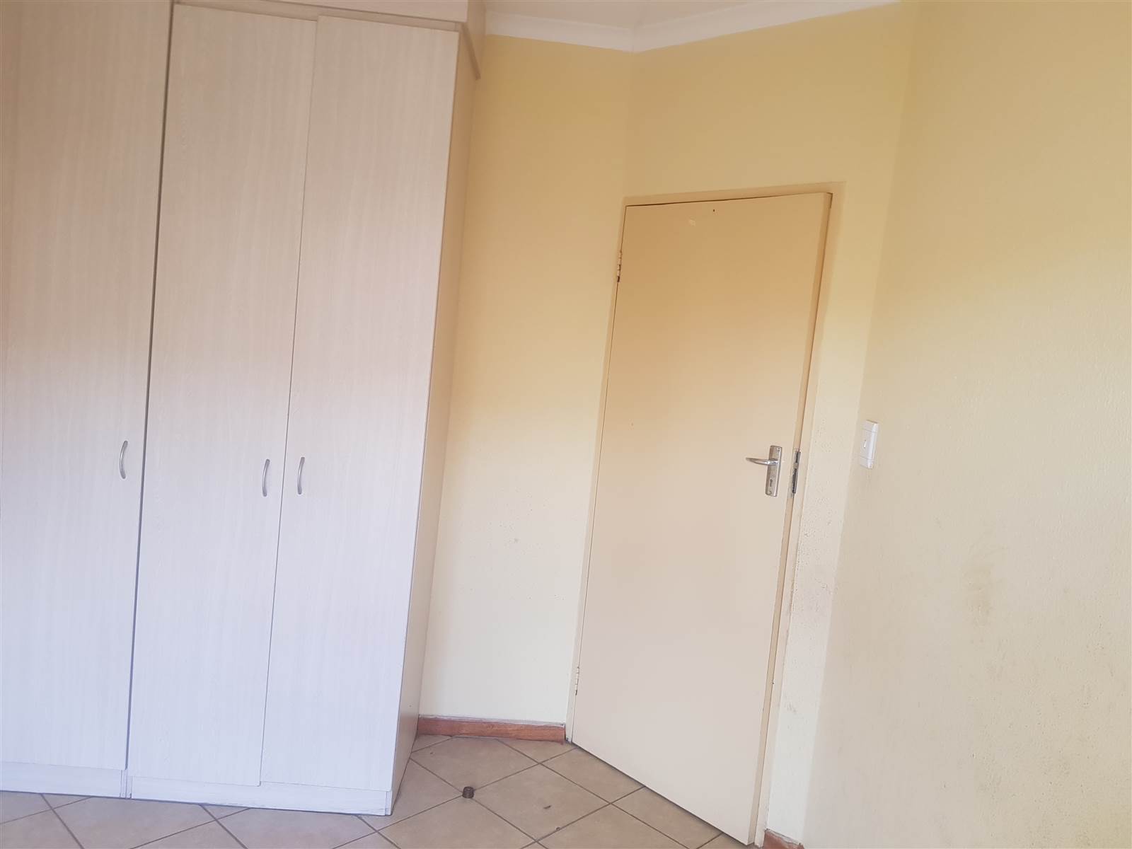 2 Bed Apartment in Olievenhoutbosch photo number 10