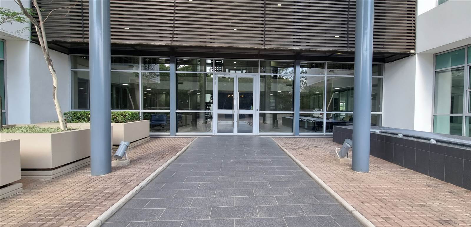 645  m² Commercial space in Bryanston photo number 3