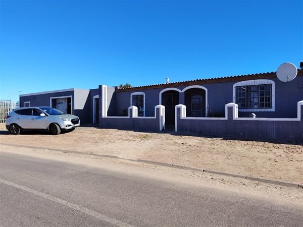 4 Bedroom House 4 Bedroom House