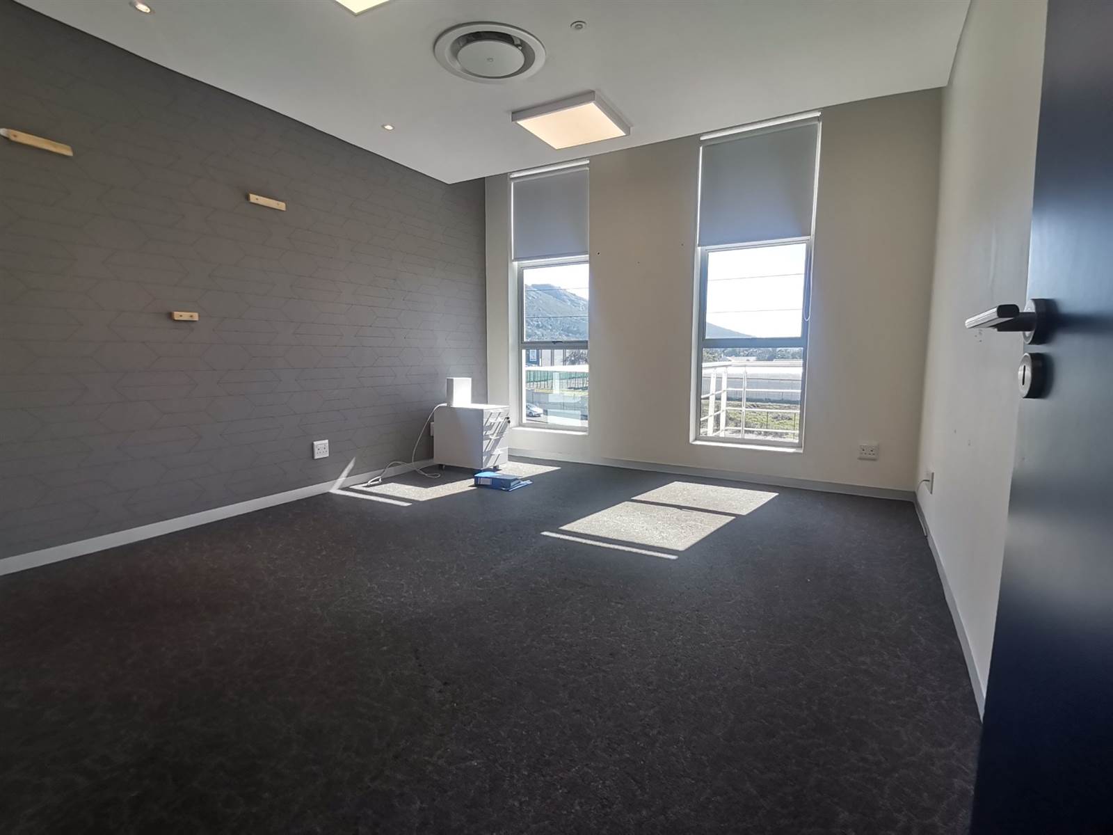 380  m² Office Space in Paarl photo number 19