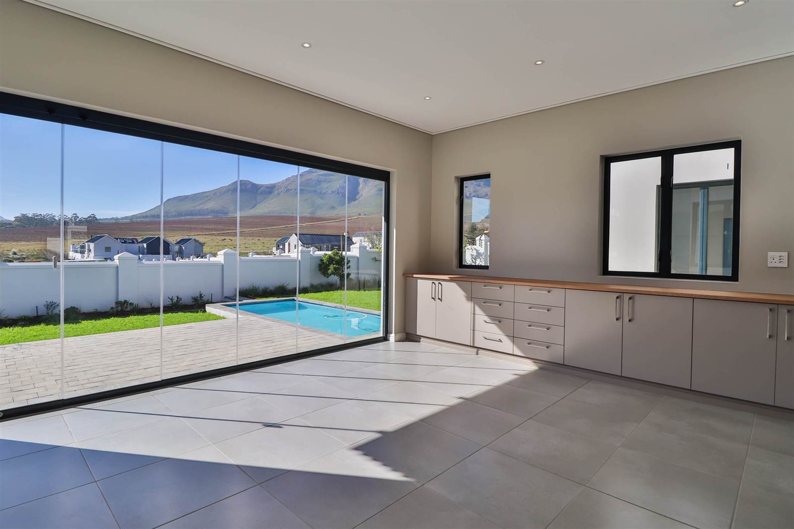 4 Bed House in Paradyskloof photo number 14