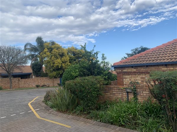 2 Bedroom Simplex 2 Bedroom Simplex