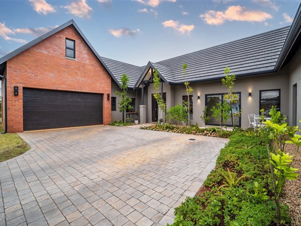 4 Bedroom House 4 Bedroom House