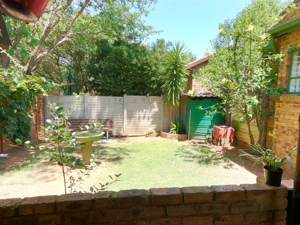 2 Bed House in Kleinfontein photo number 16