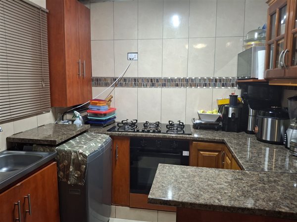 2 Bedroom House 2 Bedroom House