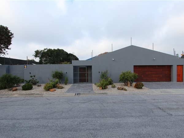 4 Bedroom House 4 Bedroom House