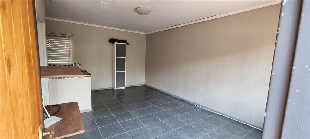 4 Bed House in Standerton Central photo number 10
