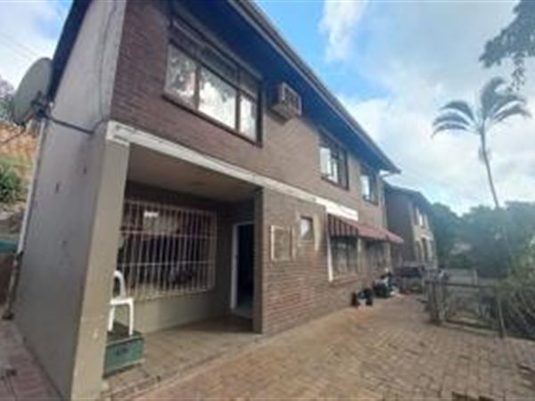 4 Bed House in Carrington Heights